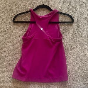 Lululemon work out top-align material